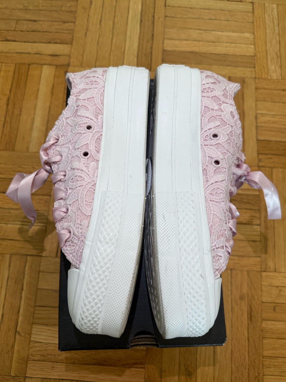 Converse Chuck Taylor All Star Women Size 6 Pink/White Lace Low Top Sneakers - Picture 5 of 7